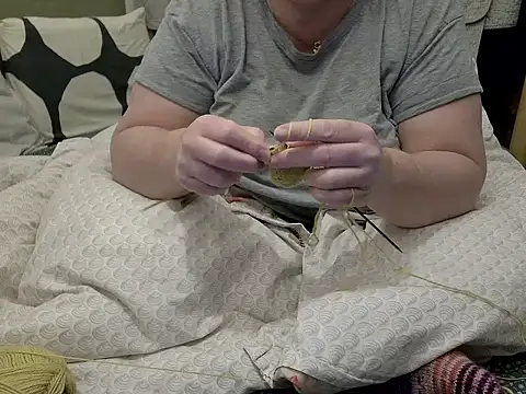 Snapshot of MarthaBriest chatting on February 14, 2026, 4:31 am MarthaBriest online show from February 14, 2026, 4:31 am