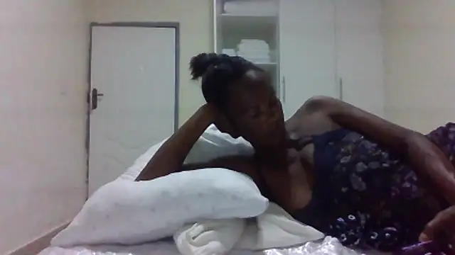 Snapshot of sweets_80 chatting on May 1, 2026, 12:48 am sweets 80 online show from May 1, 2026, 12:48 am