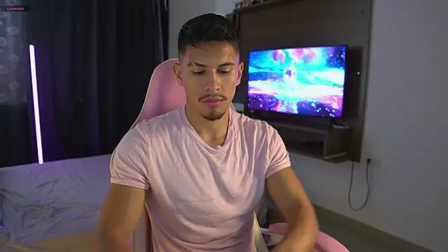 Aaronfox x online show from May 4, 2026, 8:05 pm
