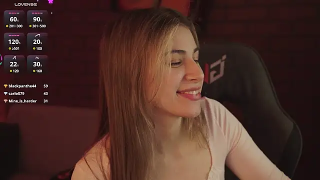 Snapshot of EllieCutes chatting on January 25, 2025, 11:34 am EllieCutes online show from January 25, 2025, 11:34 am