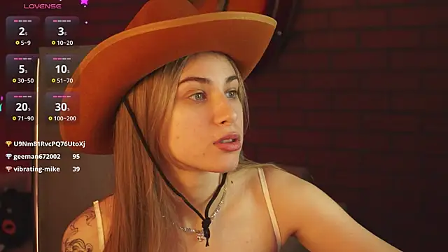 Snapshot of EllieCutes chatting on March 3, 2025, 5:53 am EllieCutes online show from March 3, 2025, 5:53 am