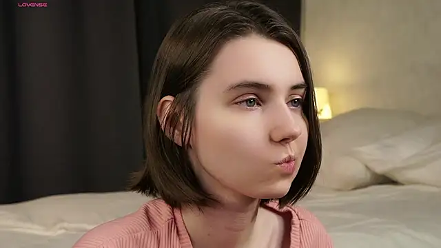 MeghanElson online show from March 27, 2026, 2:06 pm