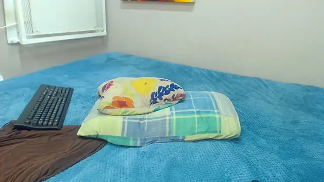 Snapshot of AMAZINGSHAZZXXX chatting on February 19, 2025, 12:44 pm AMAZINGSHAZZXXX online show from February 19, 2025, 12:44 pm