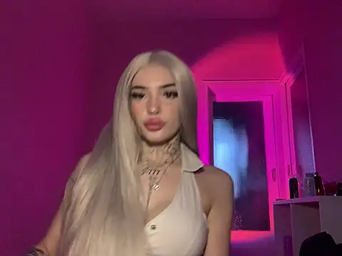 madelinexx online show from February 16, 2025, 5:04 pm