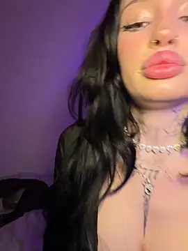 madelinexx online show from February 10, 2026, 1:37 pm