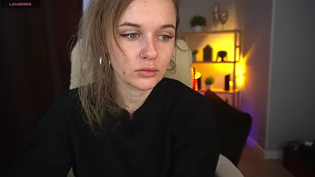 MaribelRiverr  online show from December 16, 2024, 6:32 am