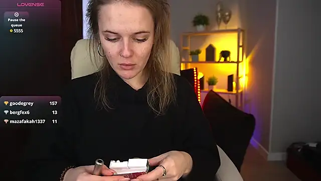 MaribelRiverr  online show from December 16, 2024, 10:08 am