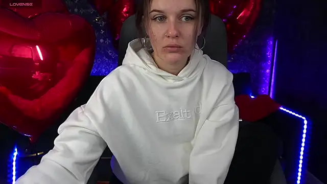 MaribelRiverr  online show from February 14, 2025, 6:23 am