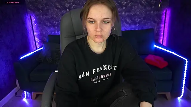 MaribelRiverr  online show from March 16, 2025, 6:20 am