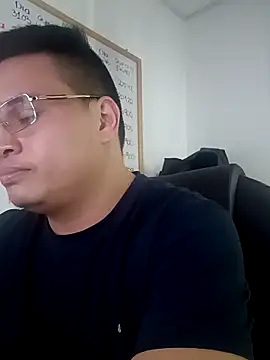 Snapshot of ahntony__69 chatting on December 4, 2025, 4:22 am ahntony 69 online show from December 4, 2025, 4:22 am