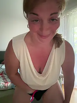 Snapshot of Lombada chatting on May 4, 2026, 3:52 pm Lombada online show from May 4, 2026, 3:52 pm