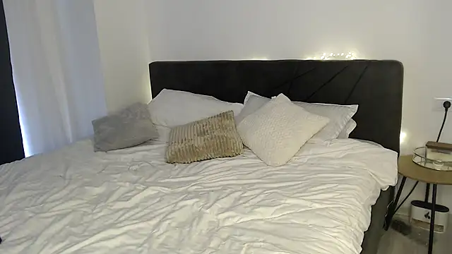 Snapshot of ElizabethAC chatting on December 16, 2024, 10:08 am ElizabethAC online show from December 16, 2024, 10:08 am