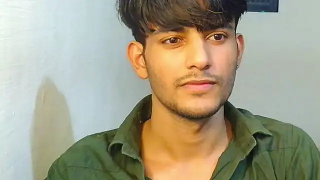 kingkartik7 online show from October 14, 2025, 2:40 pm