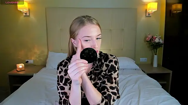 Snapshot of Stacy_River chatting on November 14, 2025, 9:30 am Stacy River online show from November 14, 2025, 9:30 am