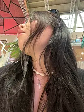 Chloe  Moon online show from March 3, 2025, 9:11 am