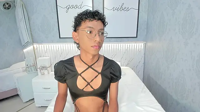 Angel  sweet18 online show from February 13, 2026, 9:11 pm