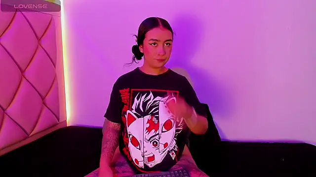 Snapshot of AntonellaQueenn chatting on February 1, 2026, 10:25 am AntonellaQueenn online show from February 1, 2026, 10:25 am