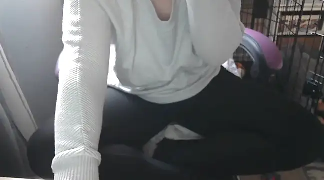 Snapshot of LaRa_forU chatting on February 25, 2025, 2:11 pm LaRa forU online show from February 25, 2025, 2:11 pm