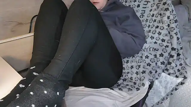 Snapshot of LaRa_forU chatting on November 22, 2025, 11:31 am LaRa forU online show from November 22, 2025, 11:31 am