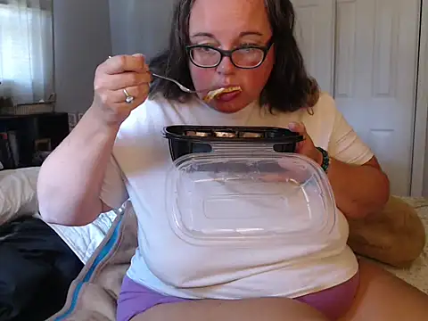 Snapshot of LauLauPAWG chatting on September 19, 2025, 4:40 pm LauLauPAWG online show from September 19, 2025, 4:40 pm