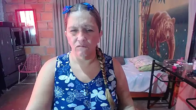 Snapshot of mom_son_dirty chatting on June 10, 2026, 1:54 pm mom son dirty online show from June 10, 2026, 1:54 pm