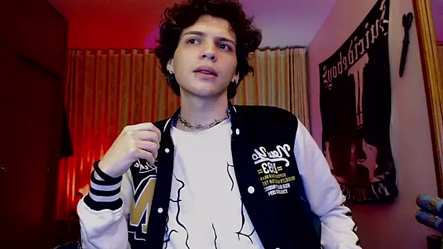Snapshot of Soul_cursed_boy chatting on January 24, 2025, 4:59 am Soul cursed boy online show from January 24, 2025, 4:59 am