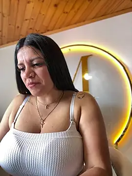 Snapshot of Milff_parkerrr chatting on January 31, 2025, 8:22 pm Milff parkerrr online show from January 31, 2025, 8:22 pm