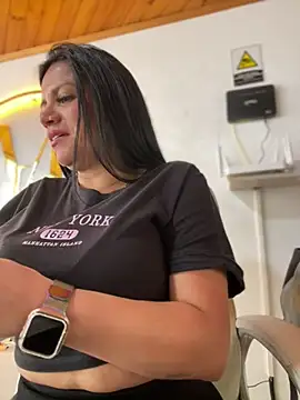 Snapshot of Milff_parkerrr chatting on February 11, 2025, 6:33 pm Milff parkerrr online show from February 11, 2025, 6:33 pm