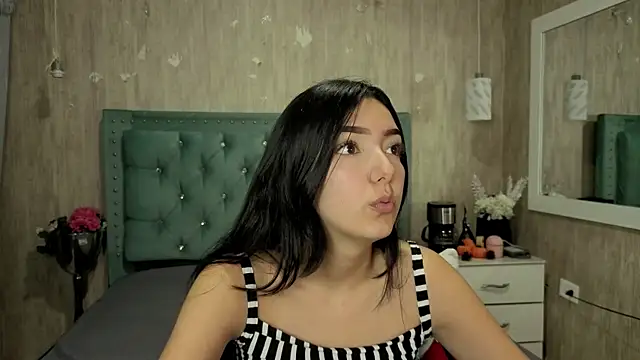 Snapshot of Marcelaa_fox chatting on May 28, 2026, 8:39 pm Marcelaa fox online show from May 28, 2026, 8:39 pm