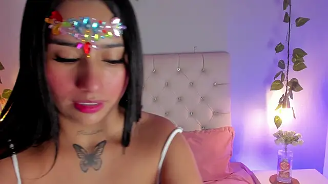 Isabella Flowers online show from September 11, 2025, 8:20 pm