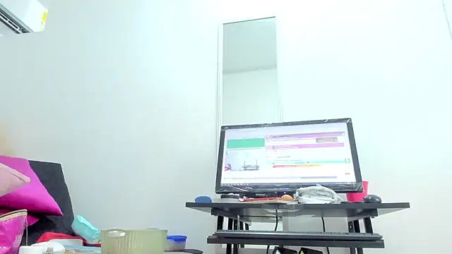 Snapshot of Dalia_20 chatting on February 14, 2025, 2:39 am Dalia 20 online show from February 14, 2025, 2:39 am