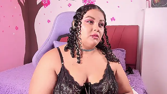 juli 2tyes online show from May 28, 2026, 3:26 am