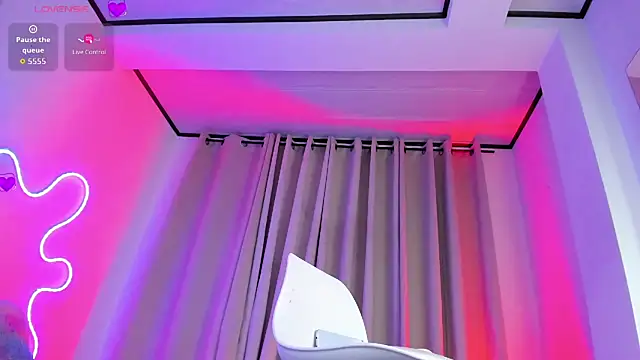 Mackensy sweett online show from February 16, 2026, 5:58 am