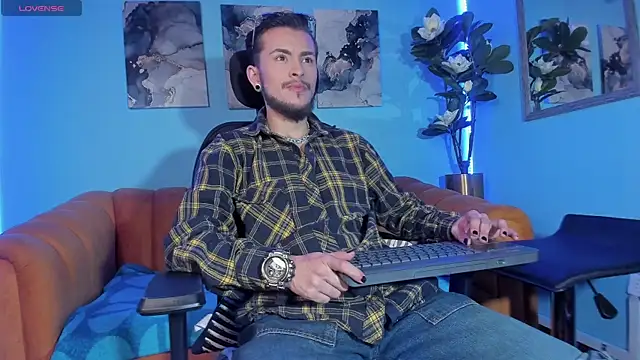  hairybeard  online show from September 13, 2025, 6:35 am