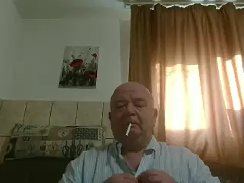 Snapshot of fullballs6 chatting on January 28, 2025, 6:27 am fullballs6 online show from January 28, 2025, 6:27 am