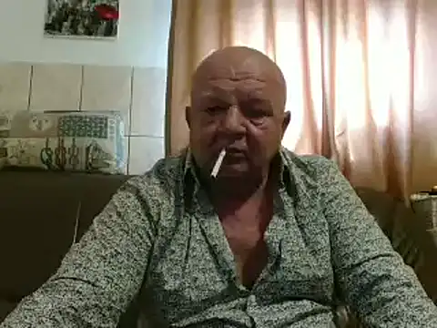 Snapshot of fullballs6 chatting on March 20, 2025, 7:47 am fullballs6 online show from March 20, 2025, 7:47 am