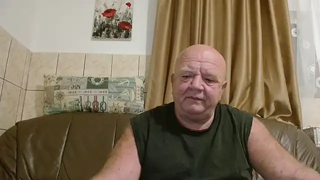 Snapshot of fullballs6 chatting on September 30, 2025, 1:54 am fullballs6 online show from September 30, 2025, 1:54 am