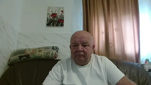 Snapshot of fullballs6 chatting on November 27, 2025, 8:05 am fullballs6 online show from November 27, 2025, 8:05 am