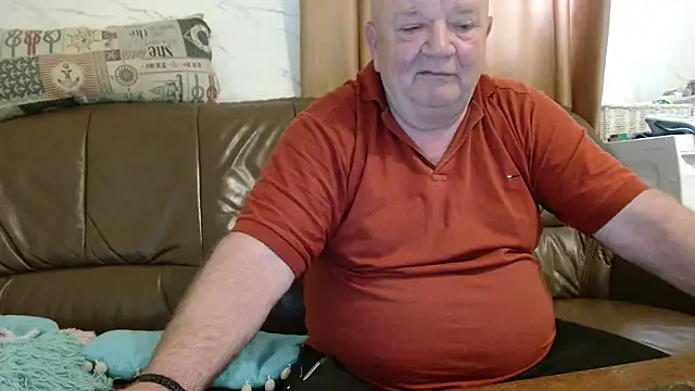 Snapshot of fullballs6 chatting on April 21, 2026, 6:20 am fullballs6 online show from April 21, 2026, 6:20 am