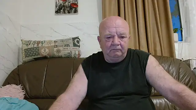 Snapshot of fullballs6 chatting on April 28, 2026, 2:27 am fullballs6 online show from April 28, 2026, 2:27 am