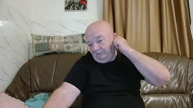 Snapshot of fullballs6 chatting on May 1, 2026, 1:21 am fullballs6 online show from May 1, 2026, 1:21 am
