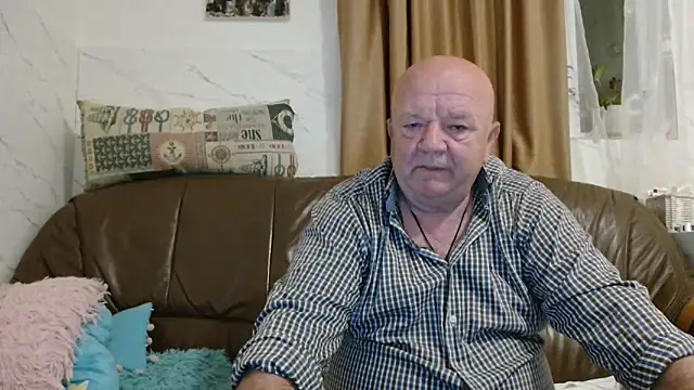 Snapshot of fullballs6 chatting on May 8, 2026, 1:22 am fullballs6 online show from May 8, 2026, 1:22 am