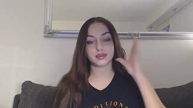 Snapshot of courtneyPerfect chatting on December 17, 2024, 2:55 pm courtneyPerfect online show from December 17, 2024, 2:55 pm