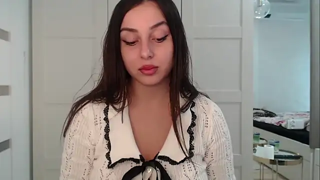 Snapshot of courtneyPerfect chatting on October 10, 2025, 1:54 pm courtneyPerfect online show from October 10, 2025, 1:54 pm