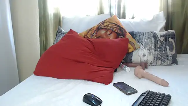 Foxybrownxx1 online show from October 23, 2025, 6:56 am