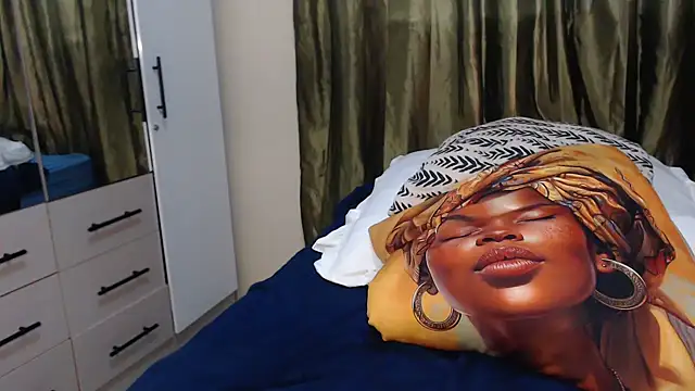 Foxybrownxx1 online show from November 21, 2025, 8:29 pm