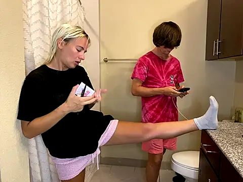 girlfriendmissy online show from September 12, 2025, 11:04 pm