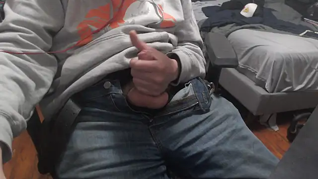 Snapshot of chicostick413 chatting on December 3, 2024, 3:20 am chicostick413 online show from December 3, 2024, 3:20 am