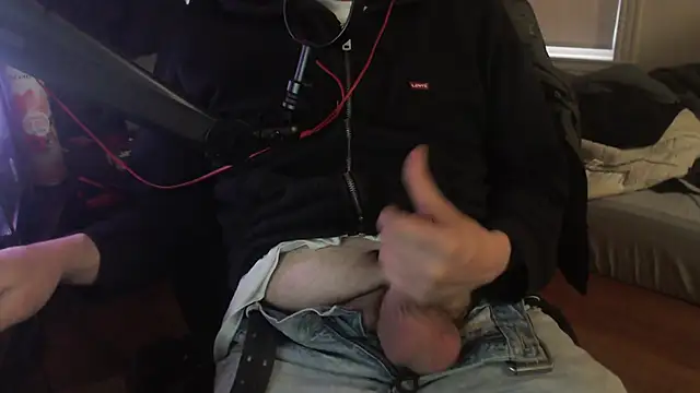 Snapshot of chicostick413 chatting on March 10, 2025, 9:07 pm chicostick413 online show from March 10, 2025, 9:07 pm