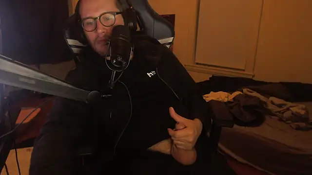 Snapshot of chicostick413 chatting on September 26, 2025, 12:25 am chicostick413 online show from September 26, 2025, 12:25 am